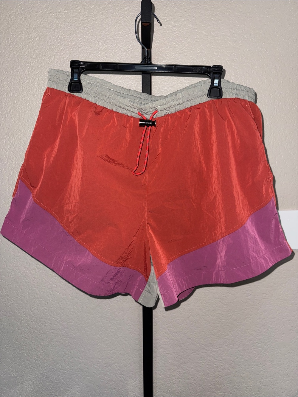 Lululemon Evergreen High Rise Colorblock Pull-On Shorts - size 14